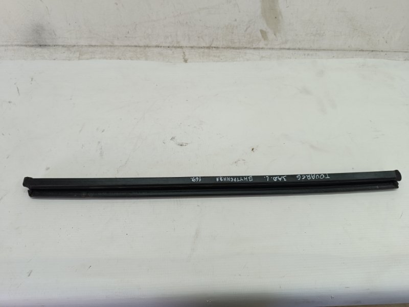 Молдинг стекла Volkswagen Touareg 2012 7P5,7P6