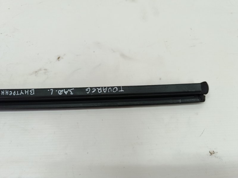 Молдинг стекла Volkswagen Touareg 2012 7P5,7P6