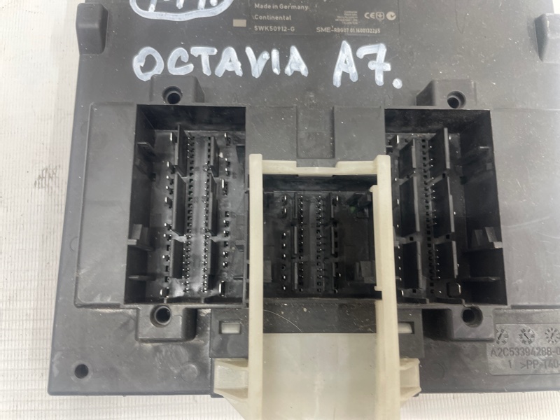 Блок комфорта Skoda Octavia 2015 A7