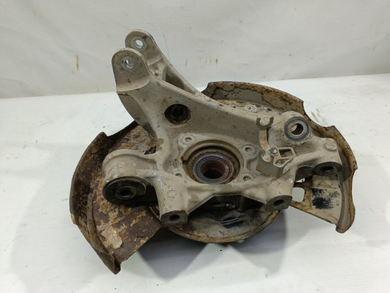 Кулак поворотный Volkswagen Touareg 2012 7P5,7P6
