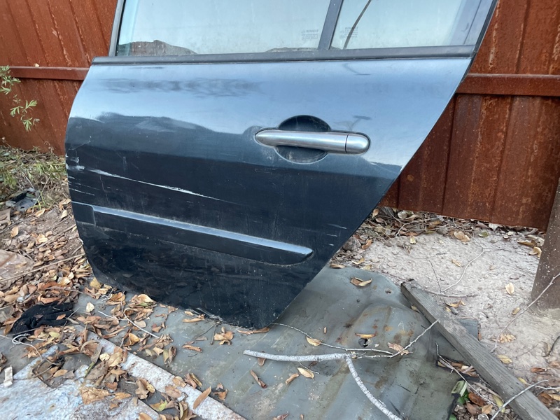 Дверь Renault Megane 2006