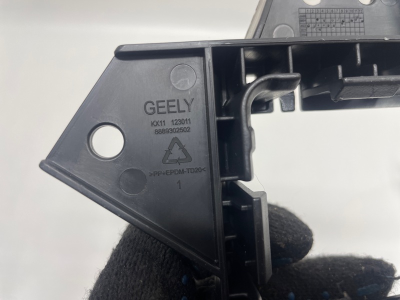 Кронштейн Geely Monjaro 2023 KX11