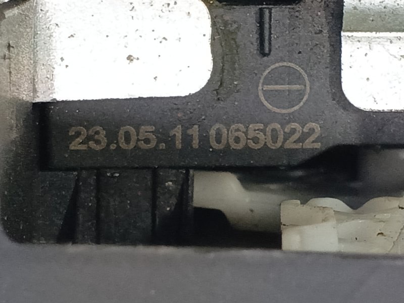 Замок багажника Volkswagen Touareg 2012 7P5,7P6