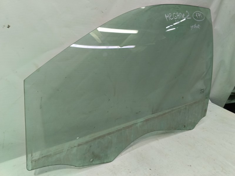 Стекло двери Renault Megane 2006