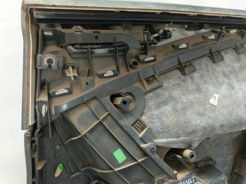 Обшивка двери Volkswagen Passat 2009 B6