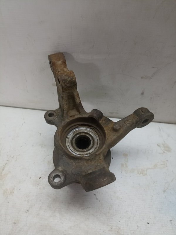 Кулак поворотный Toyota Corolla Fielder 2001