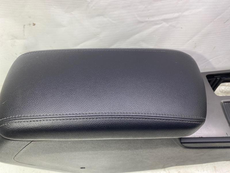 Консоль между сидений Kia Optima 2019 JF