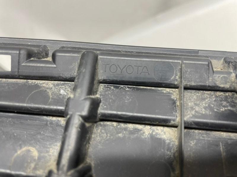 Решетка бампера Toyota Rav 4 2013 A40