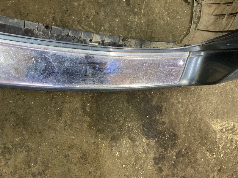 Бампер Volkswagen Touareg 2003 7L