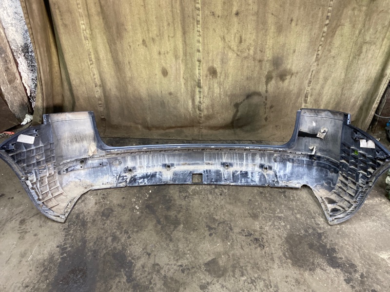 Бампер Volkswagen Touareg 2003 7L