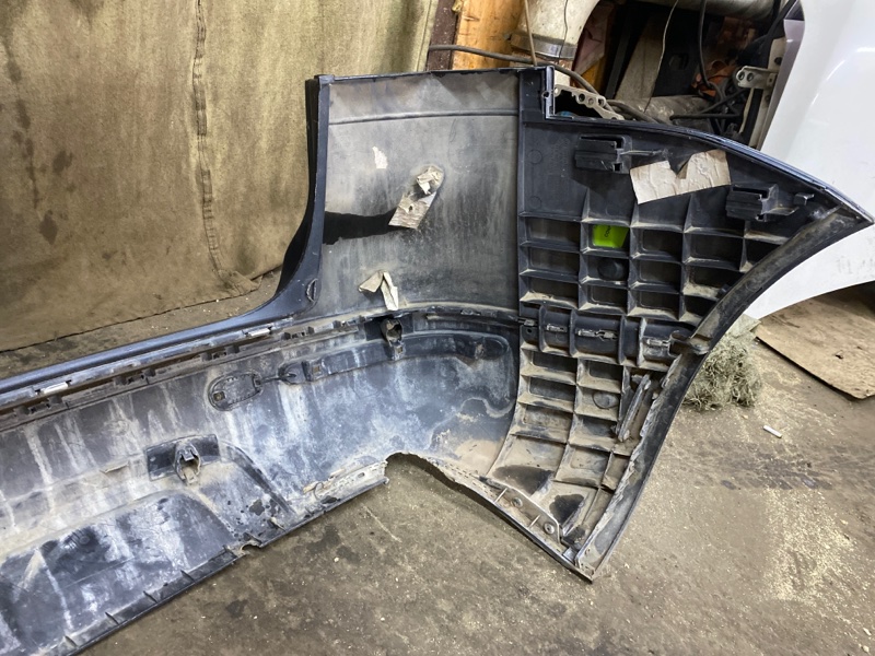 Бампер Volkswagen Touareg 2003 7L