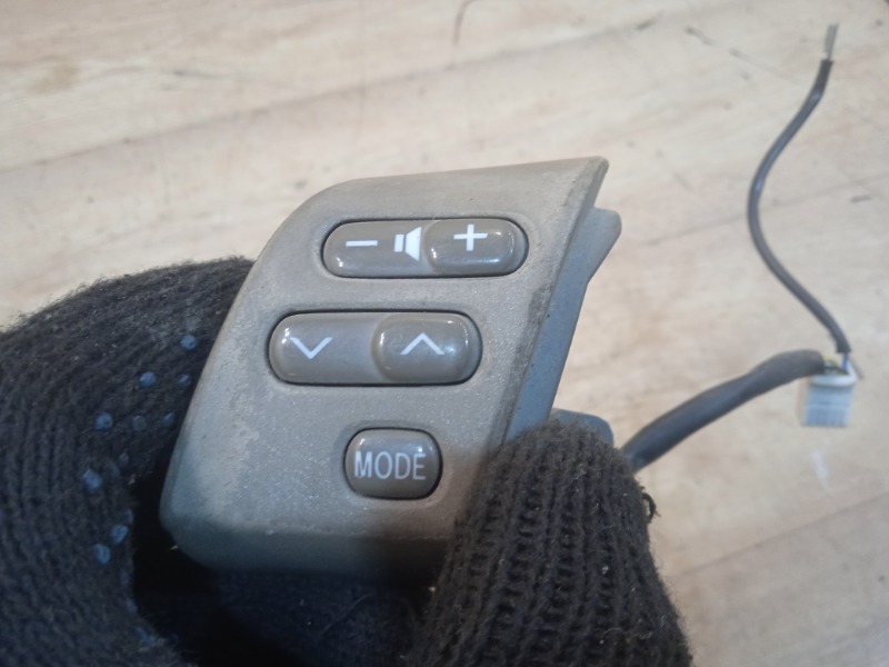 Кнопка в руль Lexus RX330 2003-2006 2 поколение