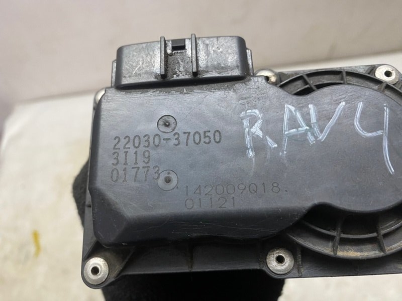 Дроссельная заслонка Toyota Rav 4 2013 A40