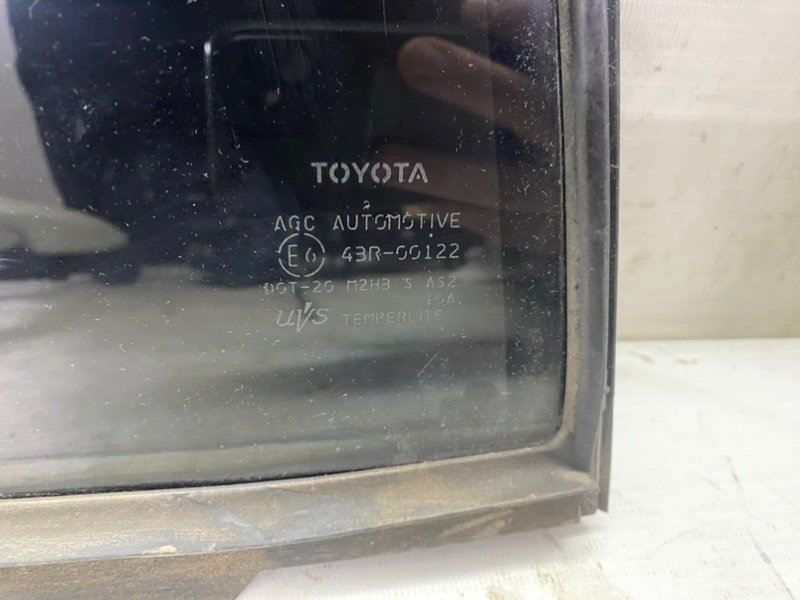 Стекло двери ( форточка ) Toyota Rav 4 2013 A40