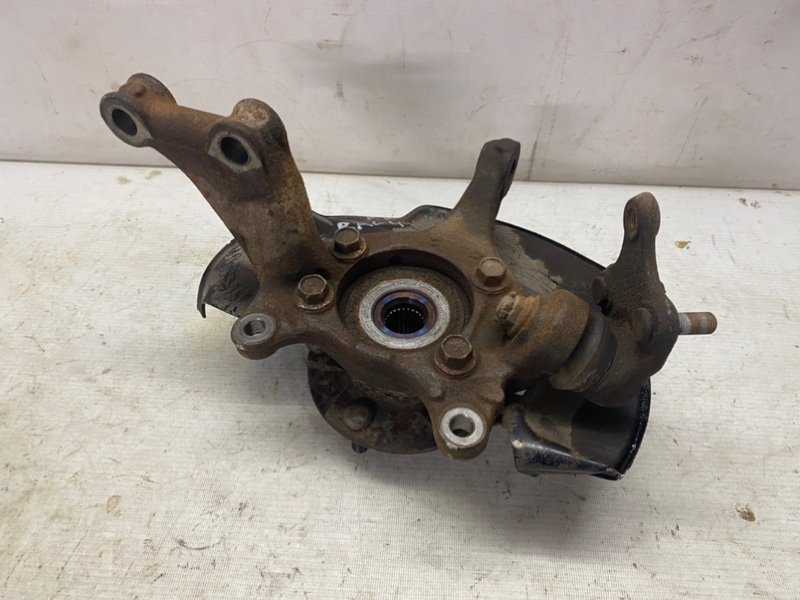 Кулак поворотный Toyota Rav 4 2013 A40