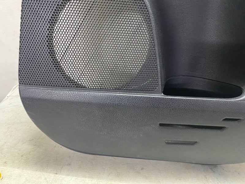 Обшивка двери Toyota Rav 4 2013 A40