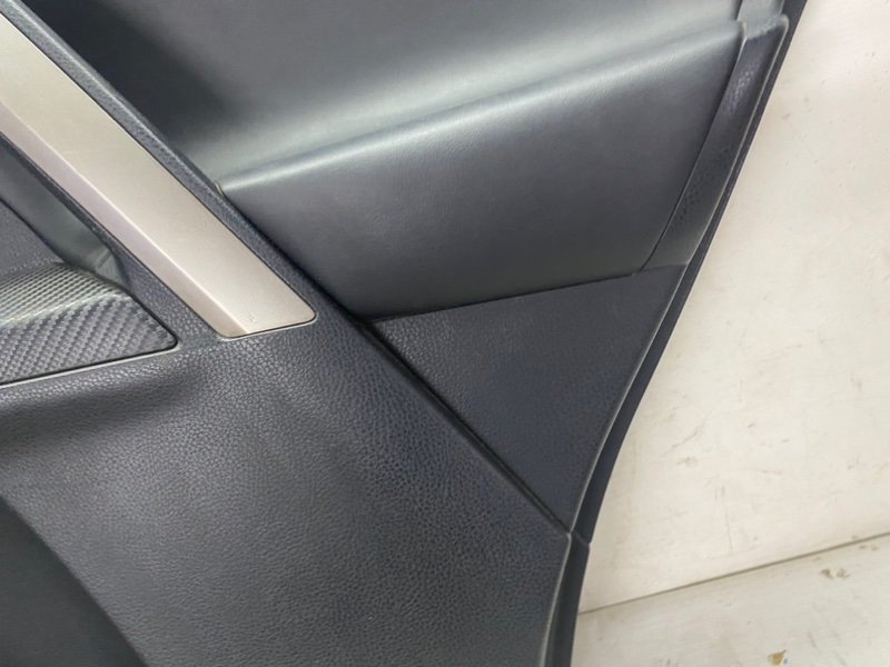 Обшивка двери Toyota Rav 4 2013 A40