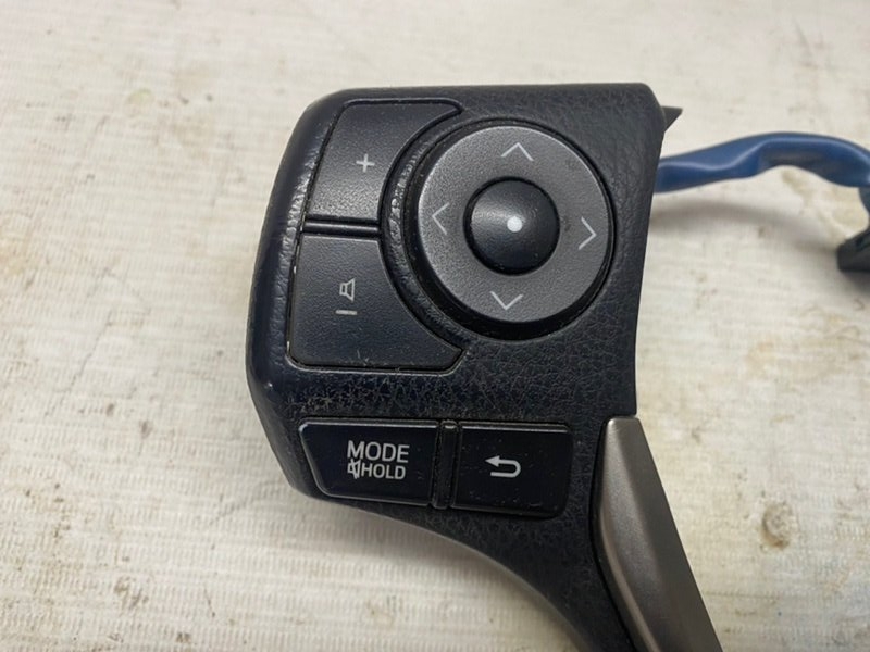 Кнопка в руль Toyota Rav 4 2013 A40