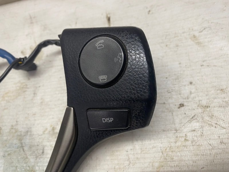 Кнопка в руль Toyota Rav 4 2013 A40