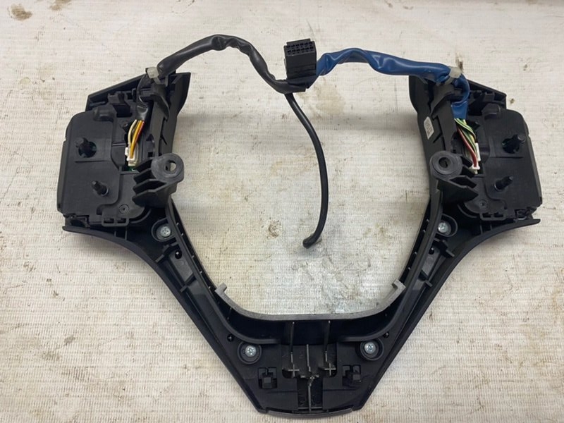 Кнопка в руль Toyota Rav 4 2013 A40