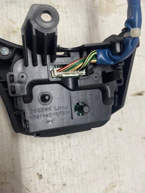 Кнопка в руль Toyota Rav 4 2013 A40