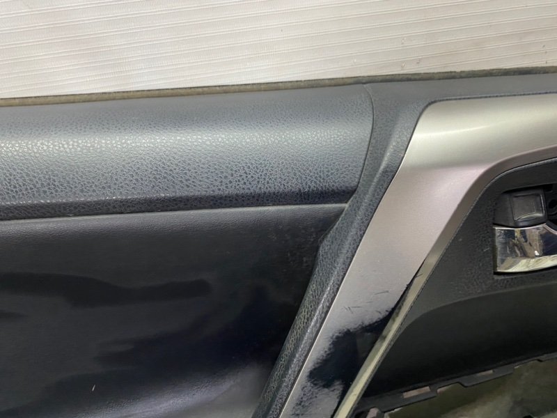 Обшивка двери Toyota Rav 4 2013 A40