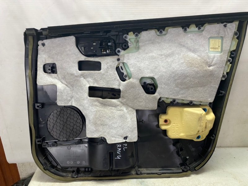 Обшивка двери Toyota Rav 4 2013 A40