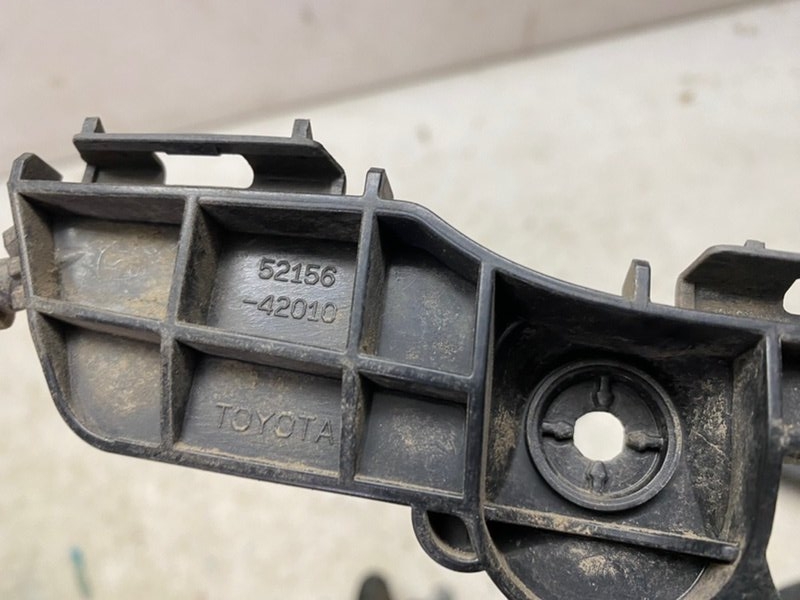 Кронштейн бампера Toyota Rav 4 2013 A40