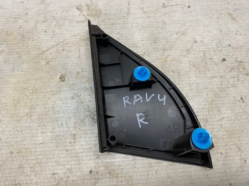 Уголок Toyota Rav 4 2013 A40