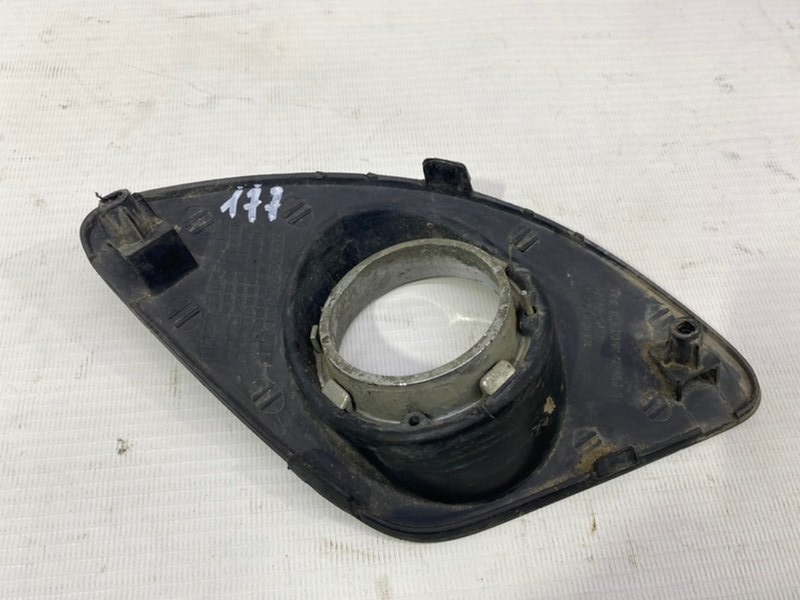 Рамка ПТФ Kia Ceed 2007 ED