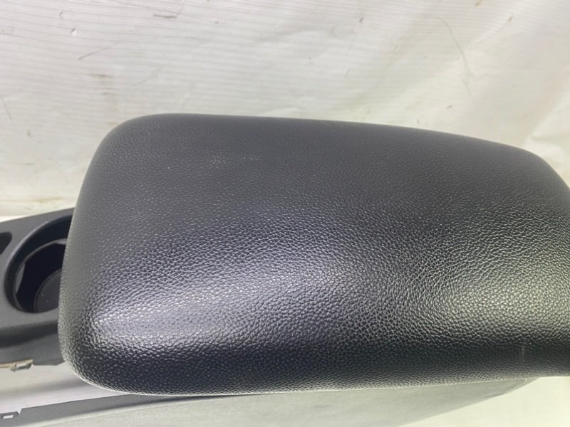 Консоль Kia Ceed 2007 ED