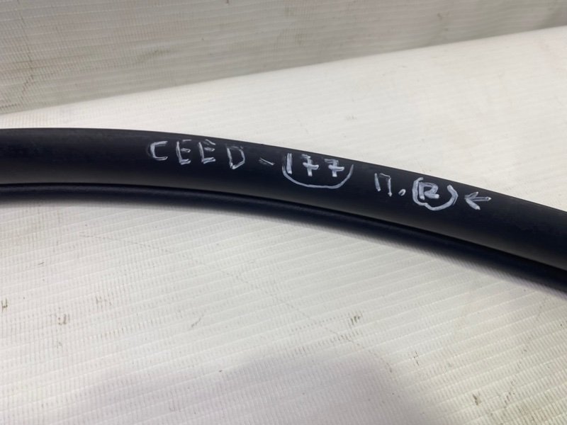Уплотнитель кузова Kia Ceed 2007 ED