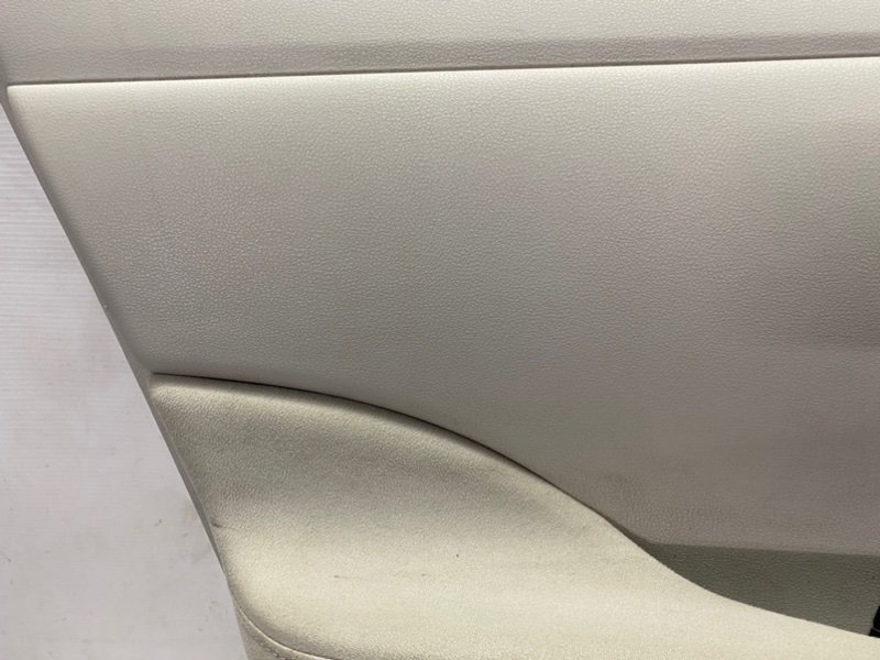 Обшивка двери Nissan Leaf 2012 ZE0