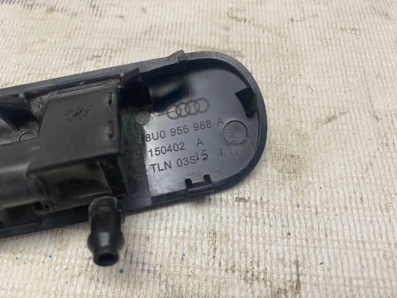 Форсунка омывателя Audi Q3 8U
