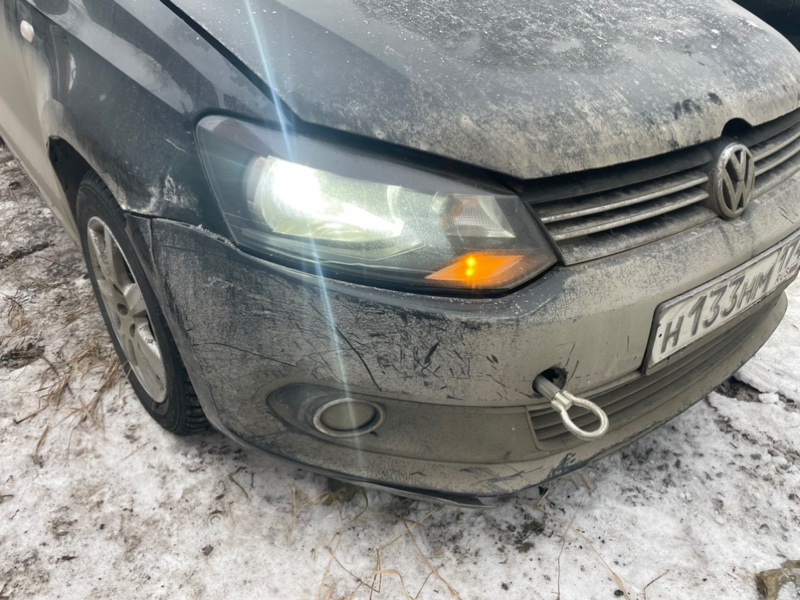 Фара Volkswagen Polo 2011