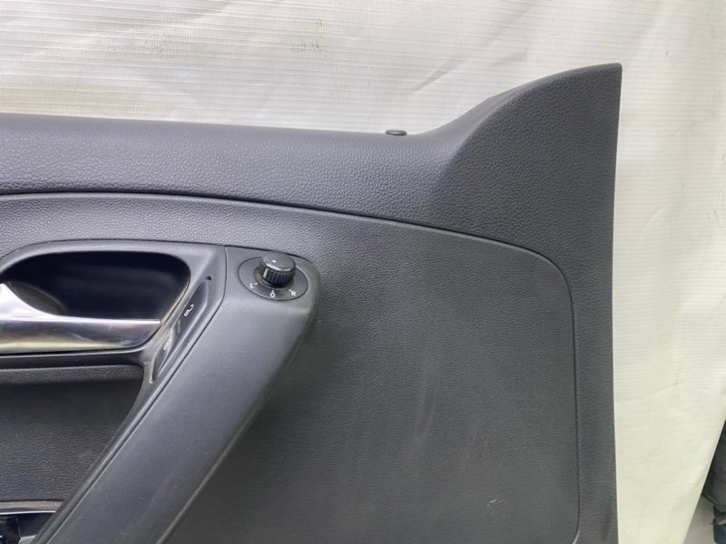 Обшивка двери Volkswagen Polo 2011
