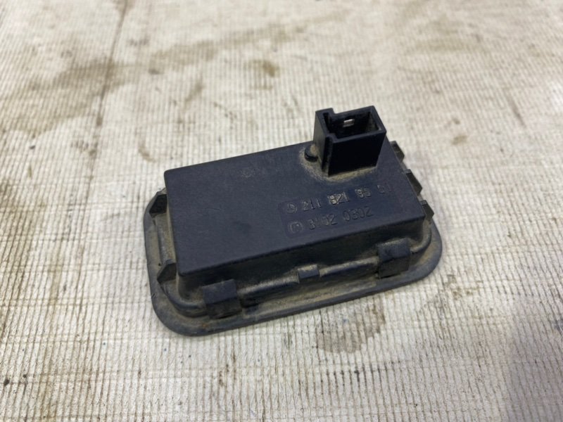 Кнопка открывания багажника Mercedes-Benz GL-Class 2007 X164