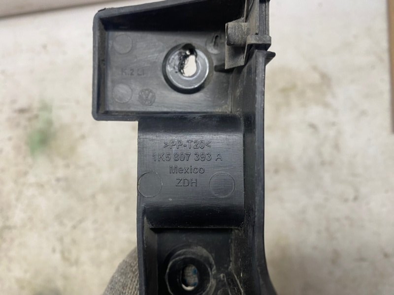 Крепление бампера Volkswagen Jetta 2007 1K2