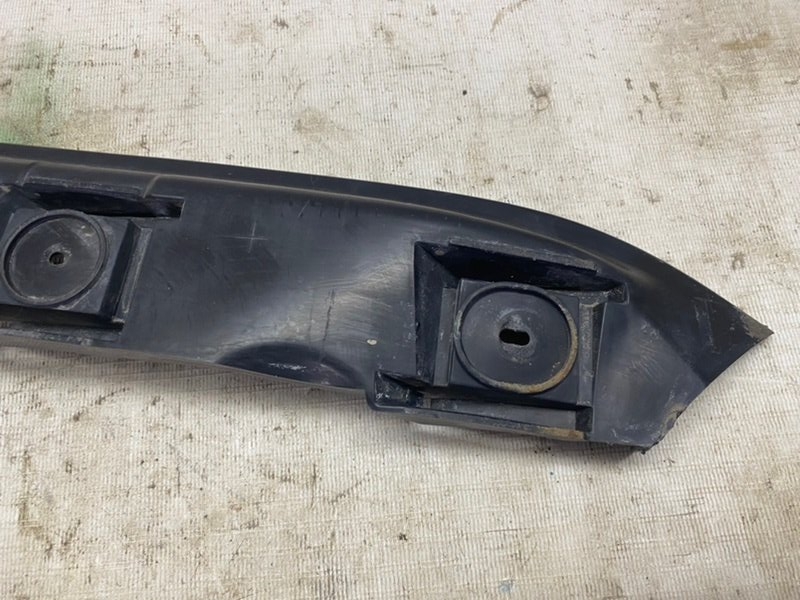 Крепление бампера Volkswagen Jetta 2007 1K2