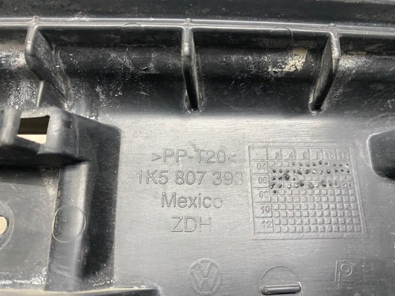 Крепление бампера Volkswagen Jetta 2007 1K2