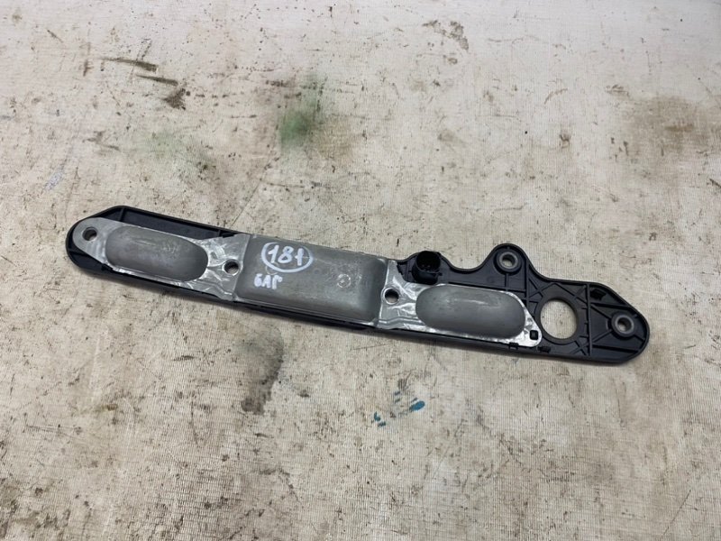 Кнопка открывания багажника Volkswagen Jetta 2007 1K2