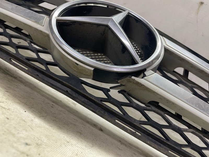 Решетка радиатора Mercedes-Benz GL-Class 2007 X164