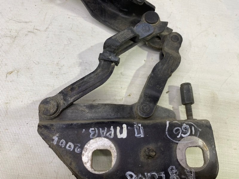 Петля капота Audi A 8 2005 4E2, 4E8