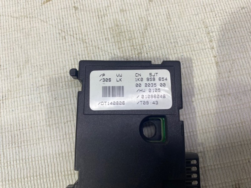 Датчик угла поворота руля Volkswagen Jetta 2007 1K2