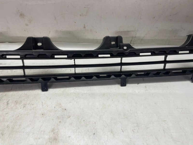 Решетка в бампер TOYOTA Land Cruiser Prado 150