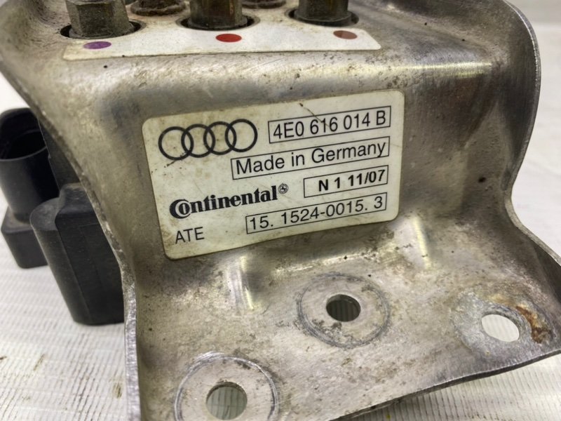 Блок клапанов Audi A 8 2005 4E2, 4E8