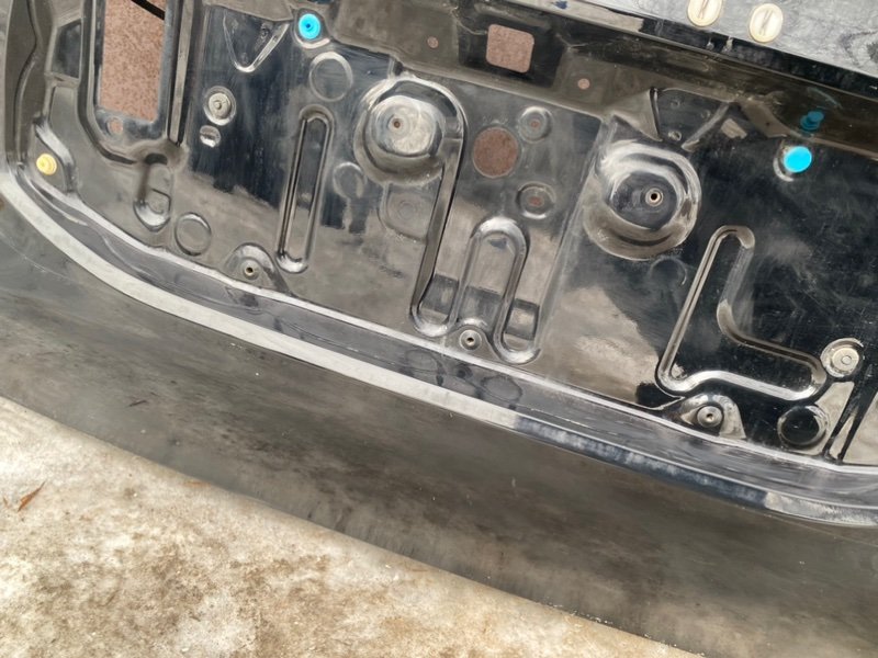 Дверь багажника Toyota Land Cruiser Prado 2022