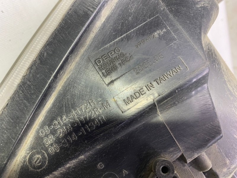 Фара Mitsubishi Lancer 2006