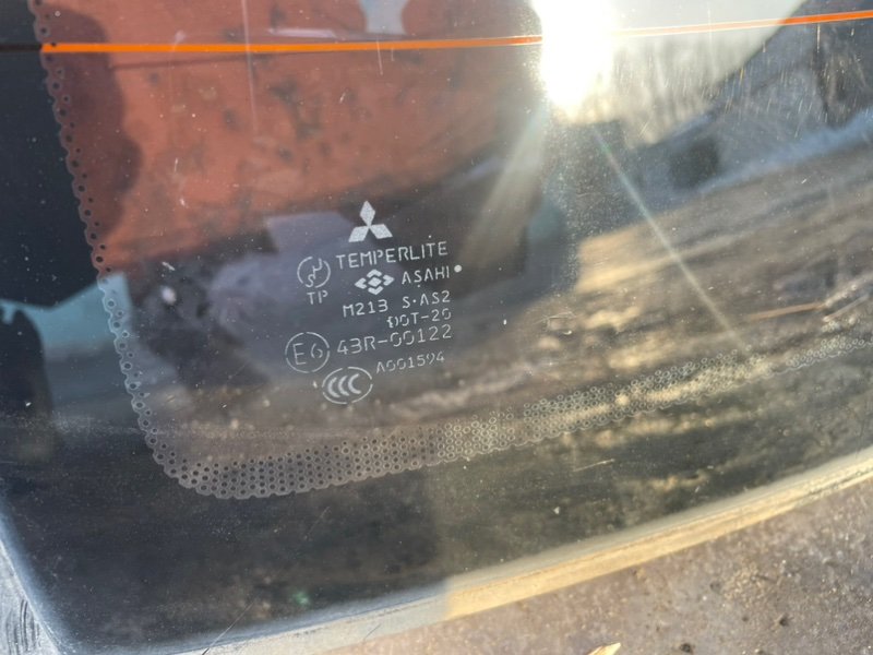 Стекло заднее Mitsubishi Lancer 2006