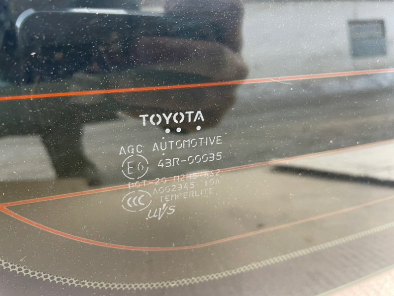 Стекло крышки багажника Toyota Land Cruiser Prado 2022